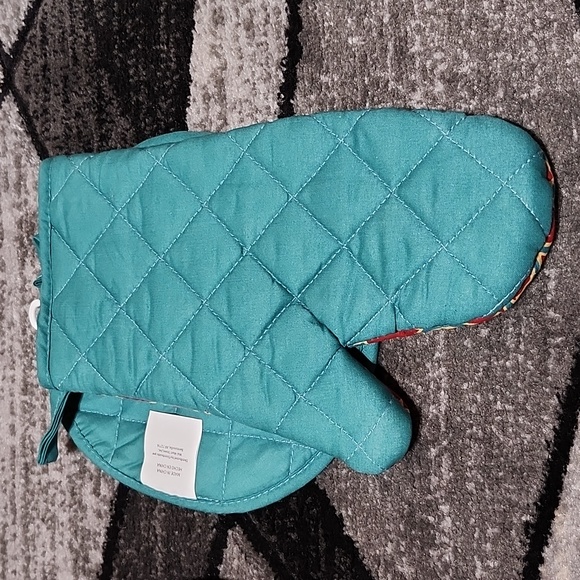 WOMEN OWNED & MAINSTAYS OVEN MITT & POTHOLDER BUNDLE - Picture 9 of 12